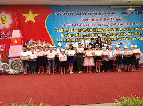 Trung tâm văn hóa quận Long Biên - Quận đoàn - Phòng giáo dục và đào tạo – Trường Tiểu học Ái Mộ Btổ chức thành công Ngày hội đọc sách